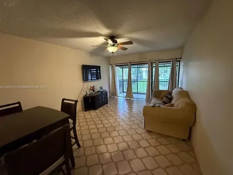 5915 Washington Street Hollywood FL 33023