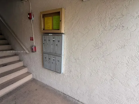 5915 Washington Street Hollywood FL 33023