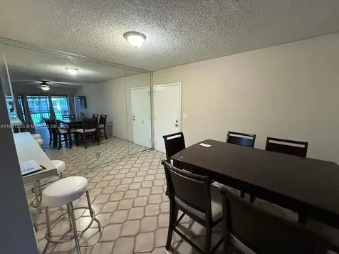 5915 Washington Street Hollywood FL 33023