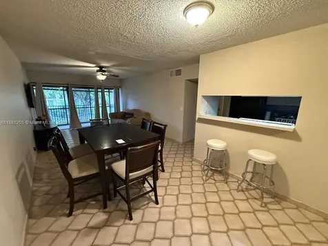 5915 Washington Street Hollywood FL 33023