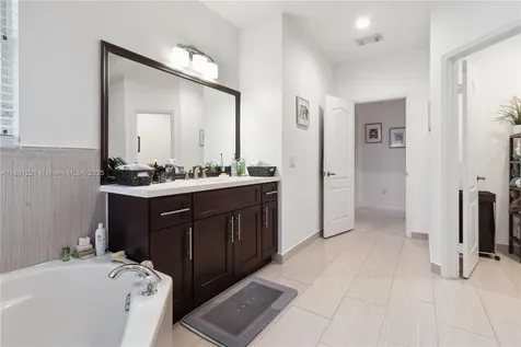 11257 NW 78th Street Doral FL 33178