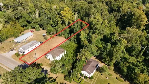 117 E M L King Jr Boulevard Other City - In The State Of Florida FL 32324