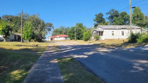 117 E M L King Jr Boulevard Other City - In The State Of Florida FL 32324