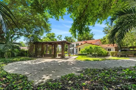 575 Bay Point Road Miami FL 33137