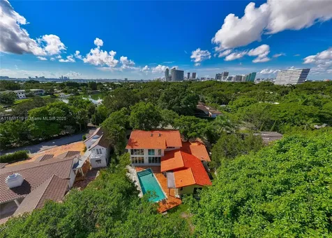 575 Bay Point Road Miami FL 33137