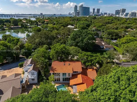 575 Bay Point Road Miami FL 33137