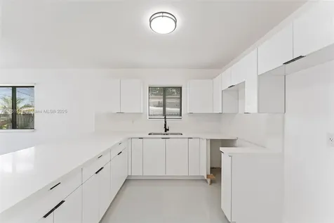 1556 NW 68th Terrace Miami FL 33147