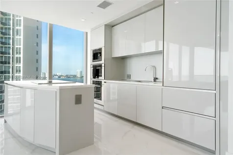 18975 Collins Avenue Sunny Isles Beach FL 33160