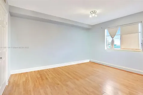 816 NW 11th Street Miami FL 33136