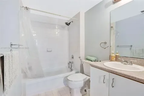 816 NW 11th Street Miami FL 33136