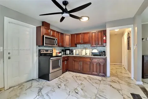 619 SW 10th Street Delray Beach FL 33444