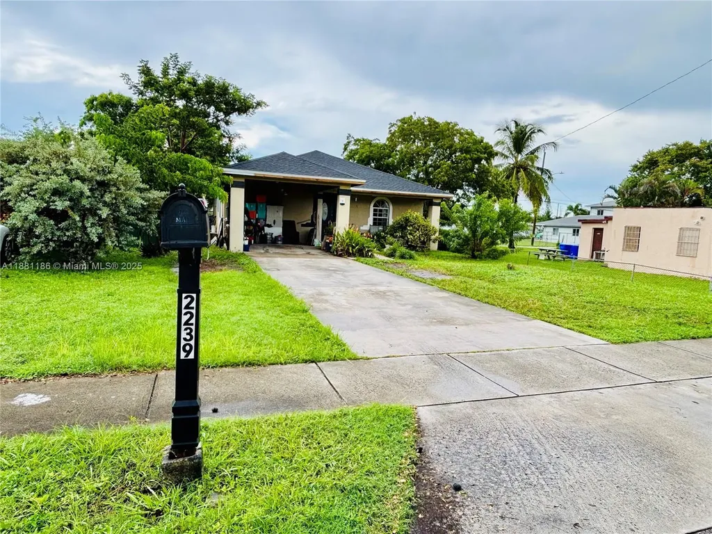 2239 Atlanta Street Hollywood FL 33020