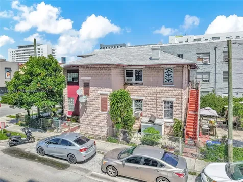 676 & 119 SW 1st Street Miami FL 33130