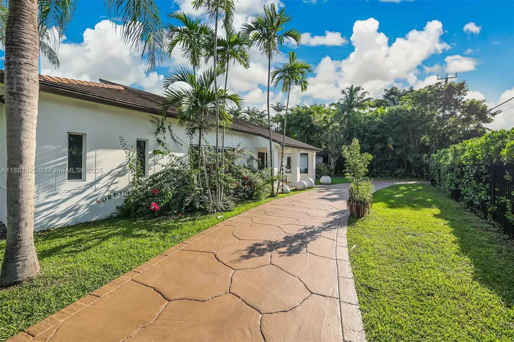 11461 SW 93rd Street Miami FL 33176
