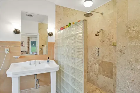 406 NE 5th Avenue Pompano Beach FL 33060