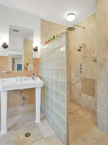 406 NE 5th Avenue Pompano Beach FL 33060