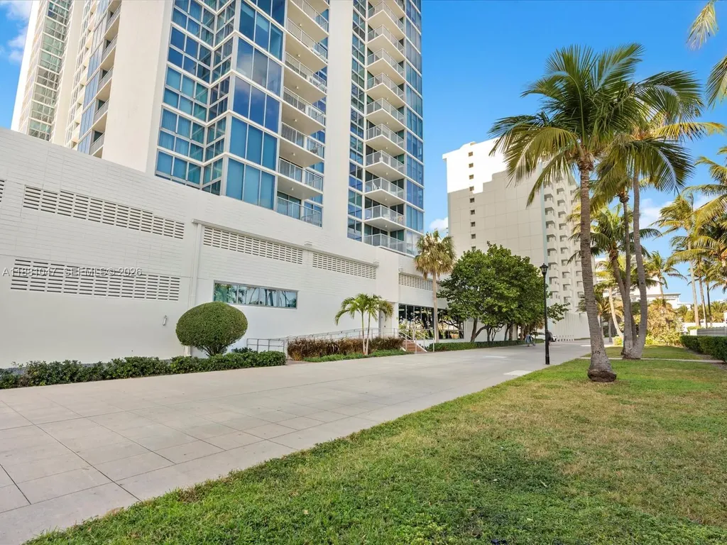 2655 Collins Avenue Miami Beach FL 33140