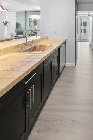 2655 Collins Avenue Miami Beach FL 33140