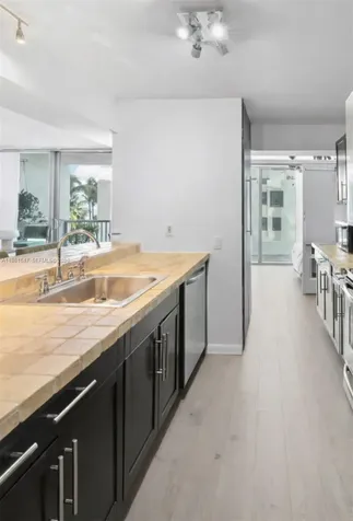 2655 Collins Avenue Miami Beach FL 33140