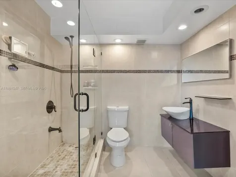 2655 Collins Avenue Miami Beach FL 33140