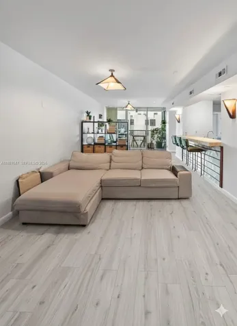 2655 Collins Avenue Miami Beach FL 33140