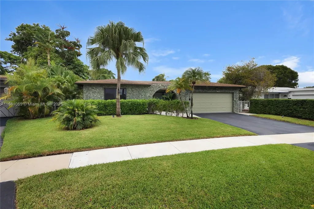 2161 NW 93rd Lane Sunrise FL 33322