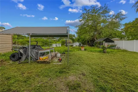 4450 SW 24th Street Fort Lauderdale FL 33317