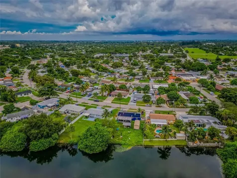 4450 SW 24th Street Fort Lauderdale FL 33317