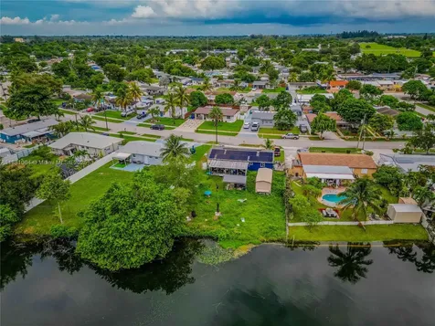 4450 SW 24th Street Fort Lauderdale FL 33317