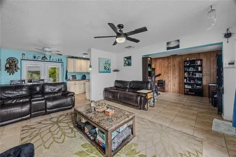 4450 SW 24th Street Fort Lauderdale FL 33317