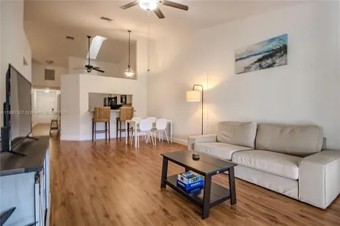 7652 S Pinewalk Drive S Margate FL 33063