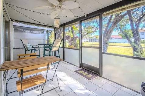 7652 S Pinewalk Drive S Margate FL 33063