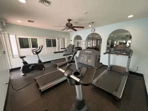 7652 S Pinewalk Drive S Margate FL 33063