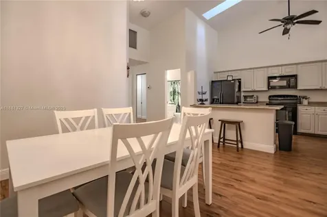 7652 S Pinewalk Drive S Margate FL 33063