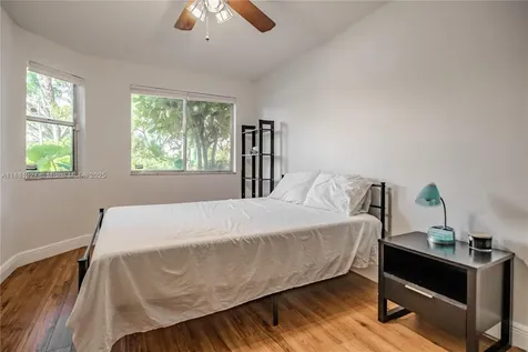 7652 S Pinewalk Drive S Margate FL 33063