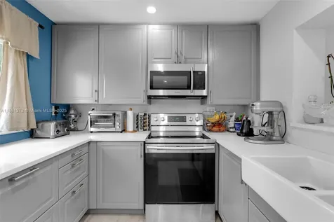 13711 Madison Street Miami FL 33176