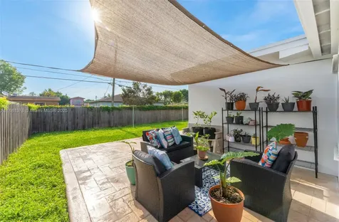 13711 Madison Street Miami FL 33176
