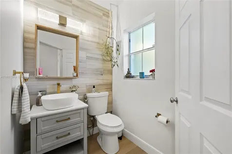 1324 NW 126th Avenue Sunrise FL 33323