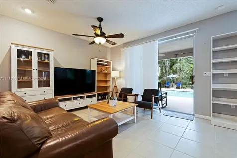 13704 S Garden Cove Circle Davie FL 33325