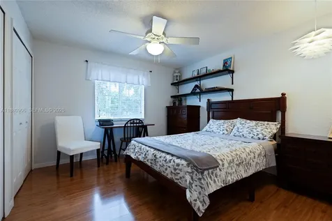 13704 S Garden Cove Circle Davie FL 33325
