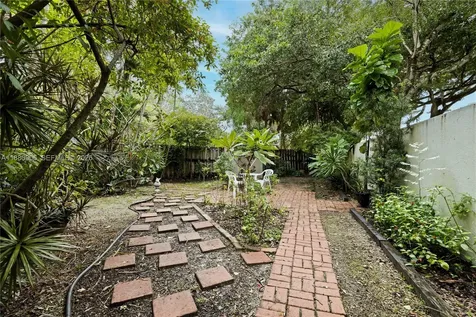 13704 S Garden Cove Circle Davie FL 33325