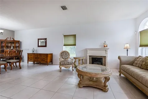 13704 S Garden Cove Circle Davie FL 33325