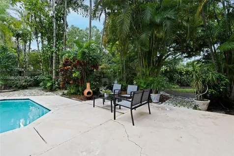 13704 S Garden Cove Circle Davie FL 33325