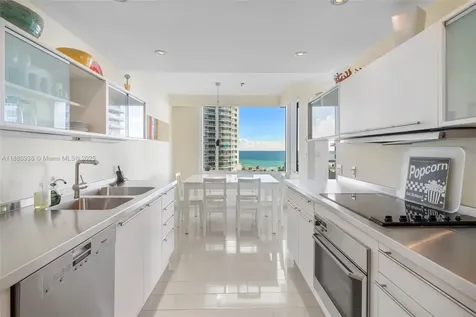 400 S Pointe Drive Miami Beach FL 33139