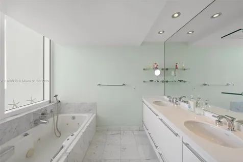 400 S Pointe Drive Miami Beach FL 33139