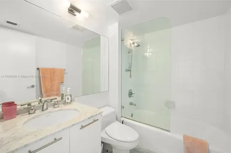 400 S Pointe Drive Miami Beach FL 33139