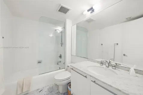 400 S Pointe Drive Miami Beach FL 33139