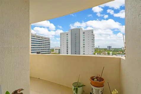 3232 SW 22nd Terrace Miami FL 33145