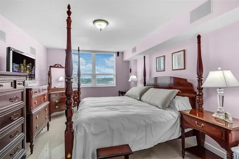 3232 SW 22nd Terrace Miami FL 33145