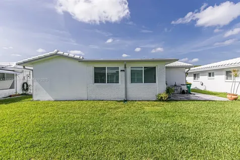 8105 NW 59th Street Tamarac FL 33321